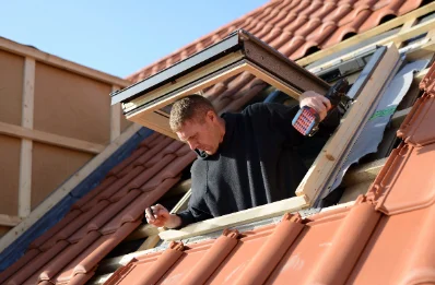 Pose de fenêtres de toit Velux à l'Hôpital-Saint-Lieffroy